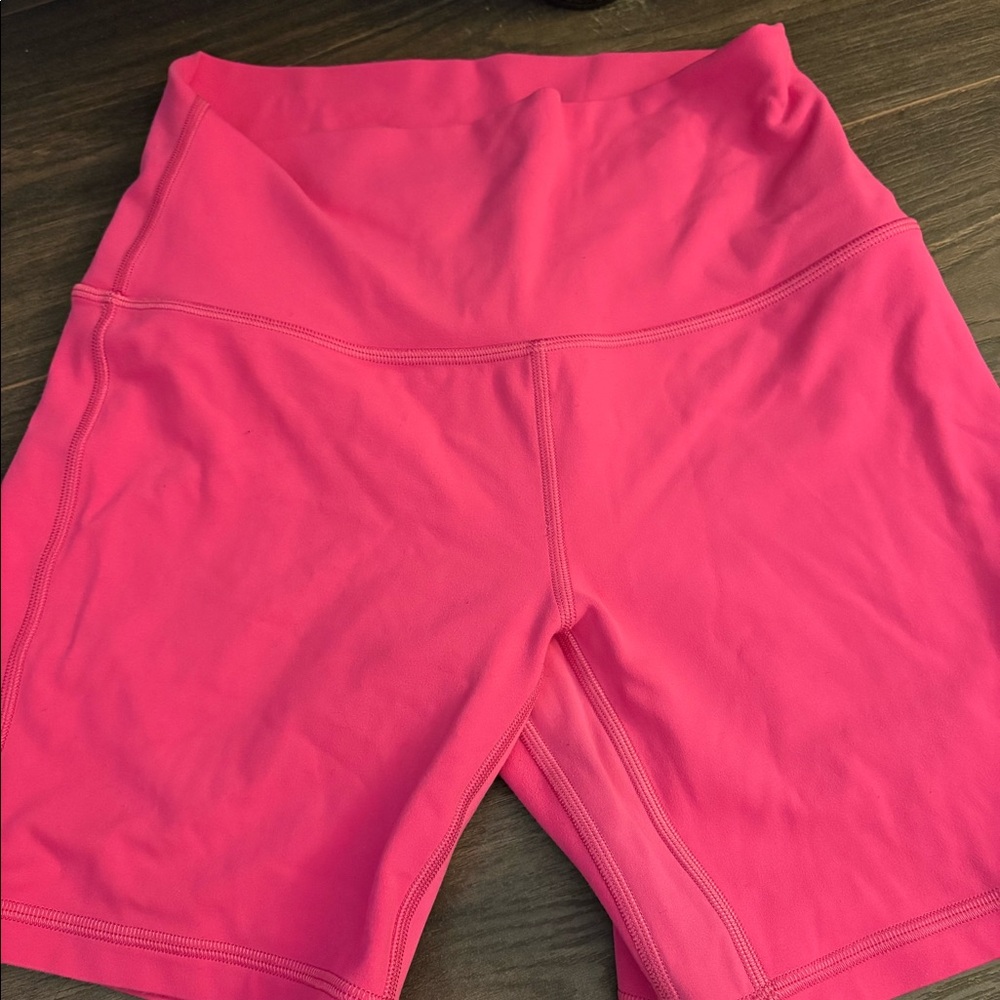 Lululemon sonic pink align shorts size 6
